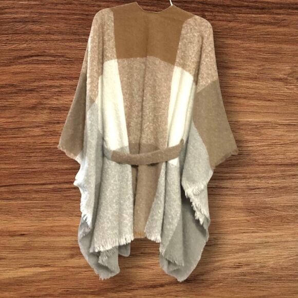 World Market Windowpane Turtleneck Boucle Poncho in Tan/Gray/White NWT OS - Picture 4 of 8